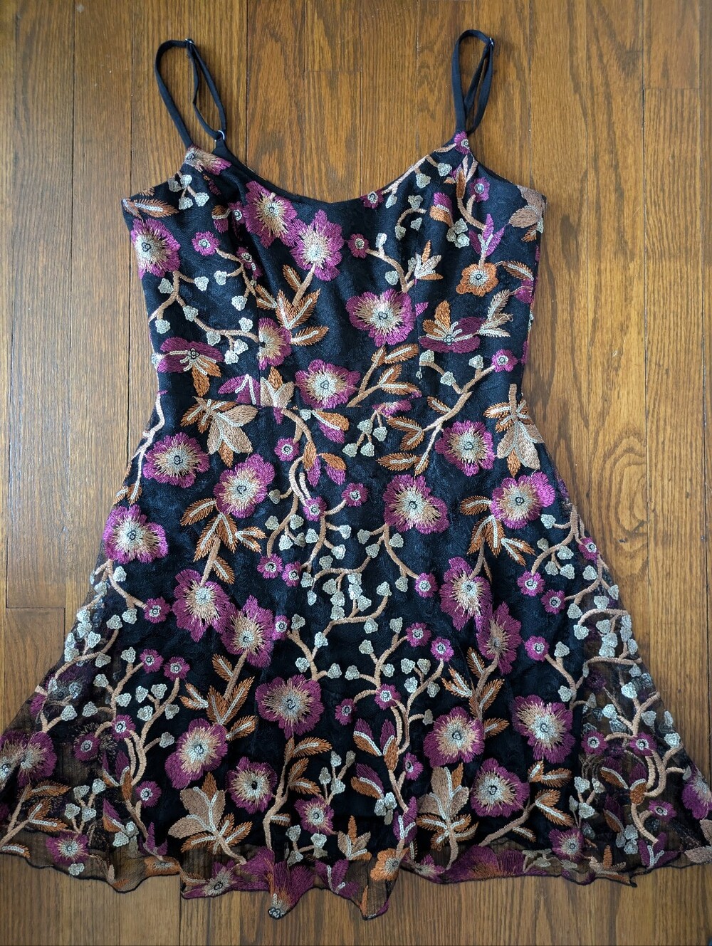 Dress the Population Medium Uma Floral Embroidered Lace Dress *Flaw